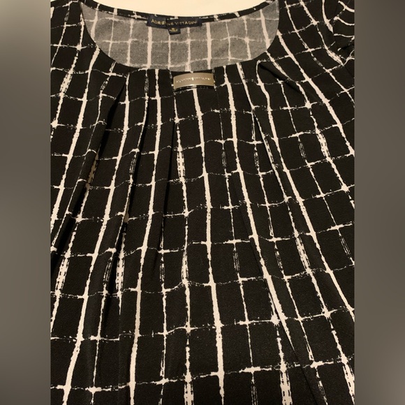 Adrienne Vittadini Short Tulip Sleeve Tee With Neck Tucks size M - Picture 3 of 8